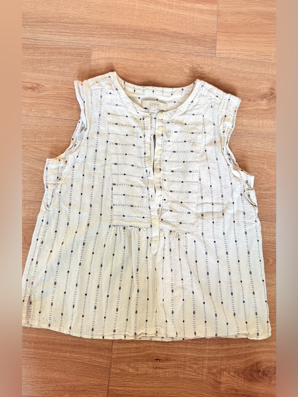 Loft Sleeveless Button-Down Blouse